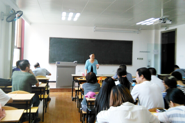 【机械工程学院】科研工作专题报告会举行