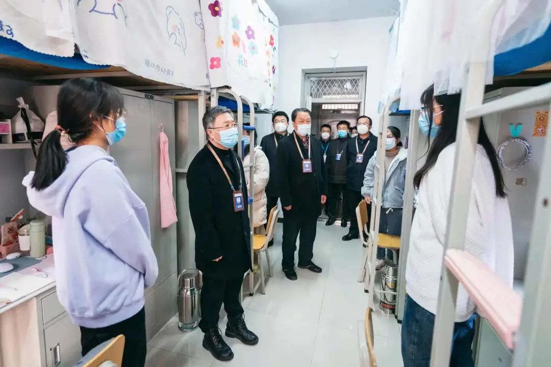 西安高校最新消息!部分高校已上新课,楼长、层长保障学生生活,省上会议透露还会放寒假 西安高校最新消息!部分高校已上新课,楼长、层长保障学生生活,省上会议透露还会放寒假
